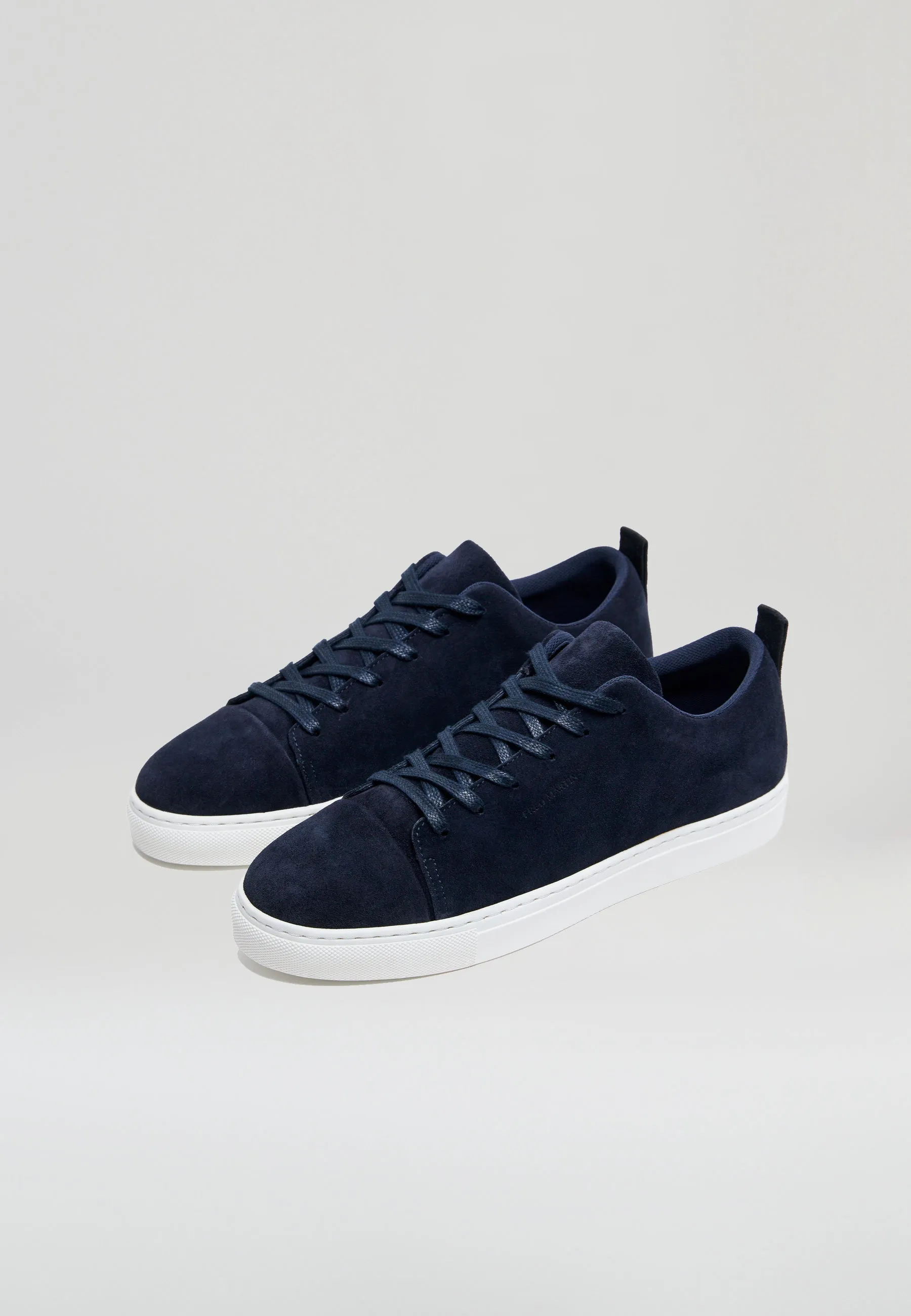 Sneakers - Classic Valetta Navy Suede