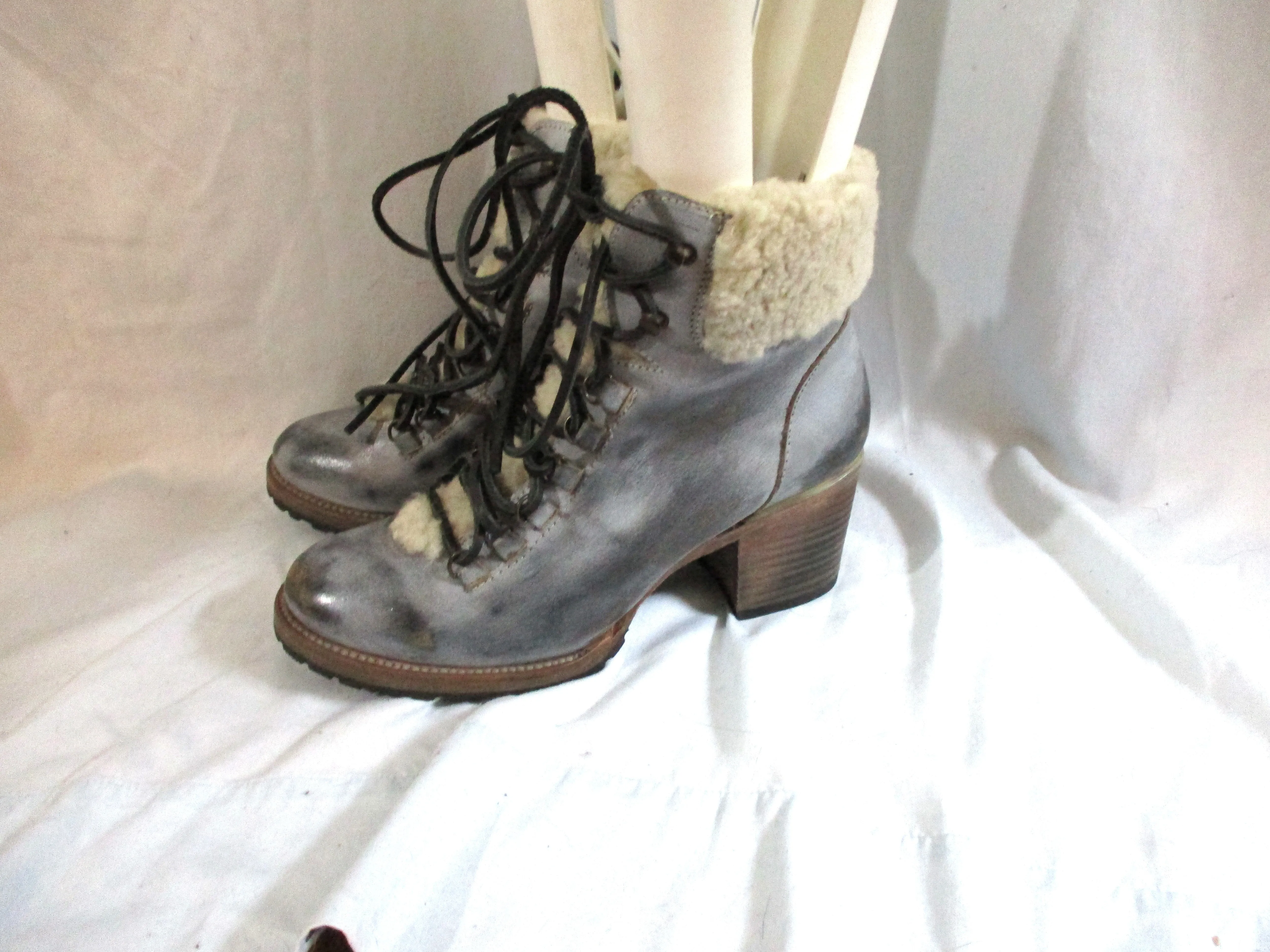 Womens FREEBIRD Leather Shearling BOOT Bootie 9 Lace Up GRAY Sheepskin High Heel Shoe